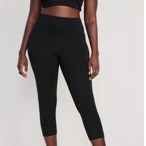 Old Navy Small Capri exercise pants